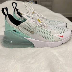 NIKE AIR MAX 270 size 6.5!